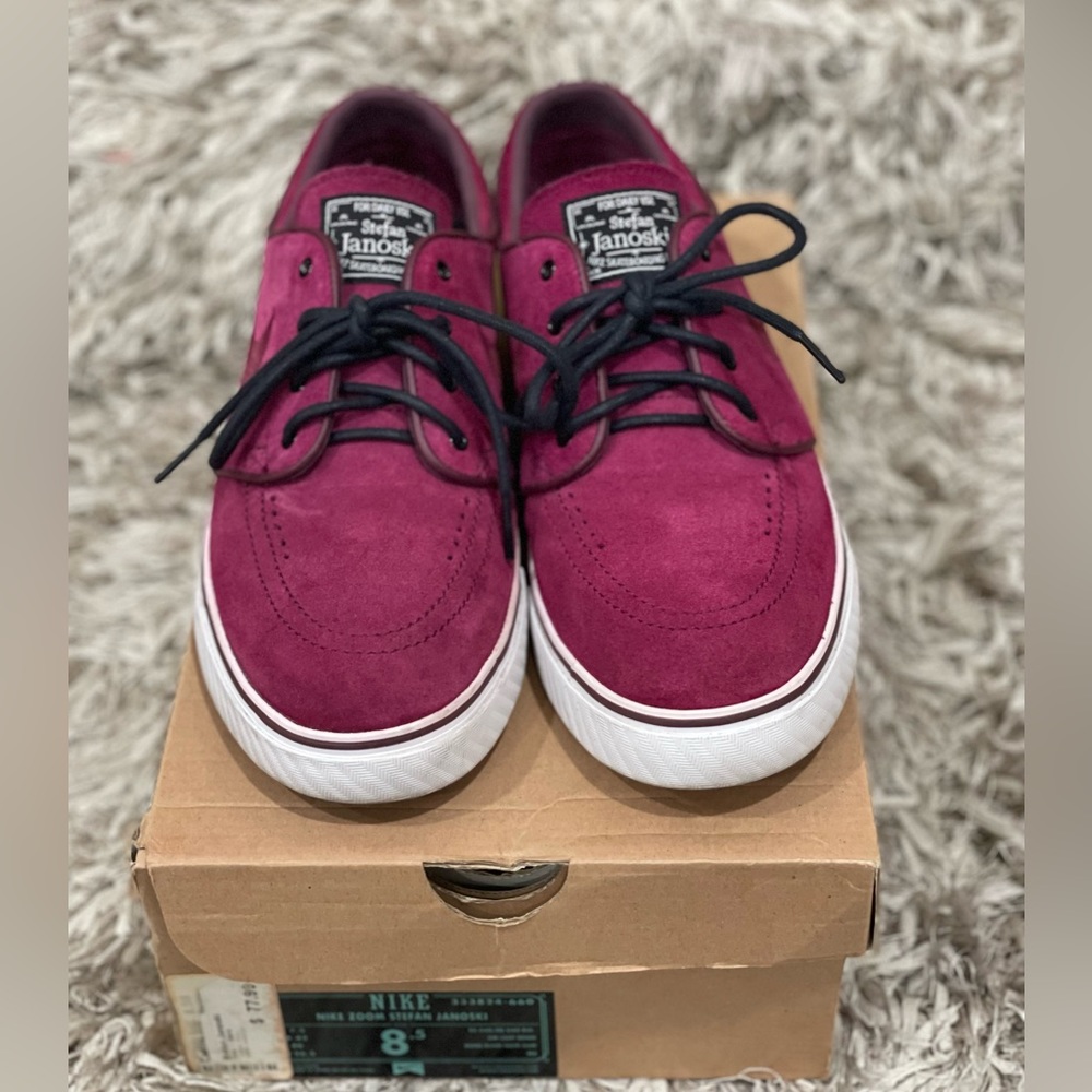 Nike Zoom Stefan Janoski - Men’s 8.5 - Color: RedOxide - Condition: Lightly Used